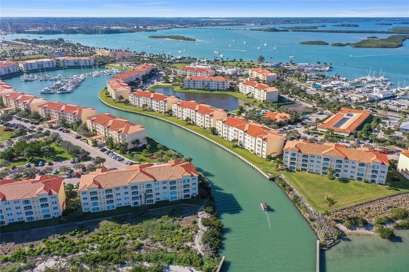 19 Harbour Isle Dr W, Unit 306, Hutchinson Island, FL 34949 Photo