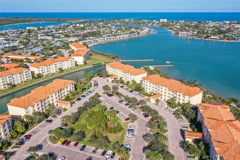 19 Harbour Isle Dr W, Unit 306, Hutchinson Island, FL 34949 Photo