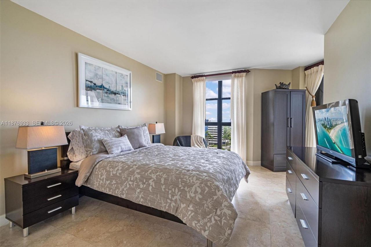 2000 Towerside Ter, Unit 1407, Miami, FL 33138 Photo