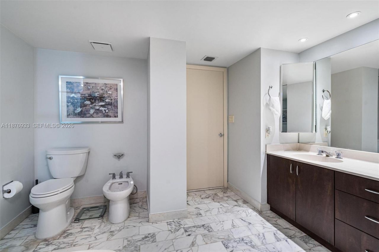 2000 Towerside Ter, Unit 1407, Miami, FL 33138 Photo