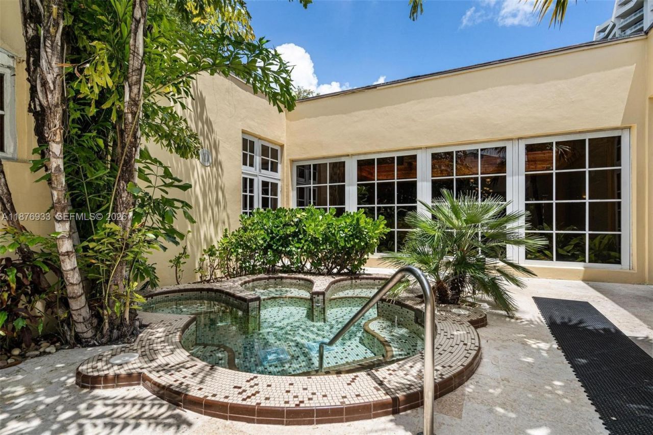 2000 Towerside Ter, Unit 1407, Miami, FL 33138 Photo