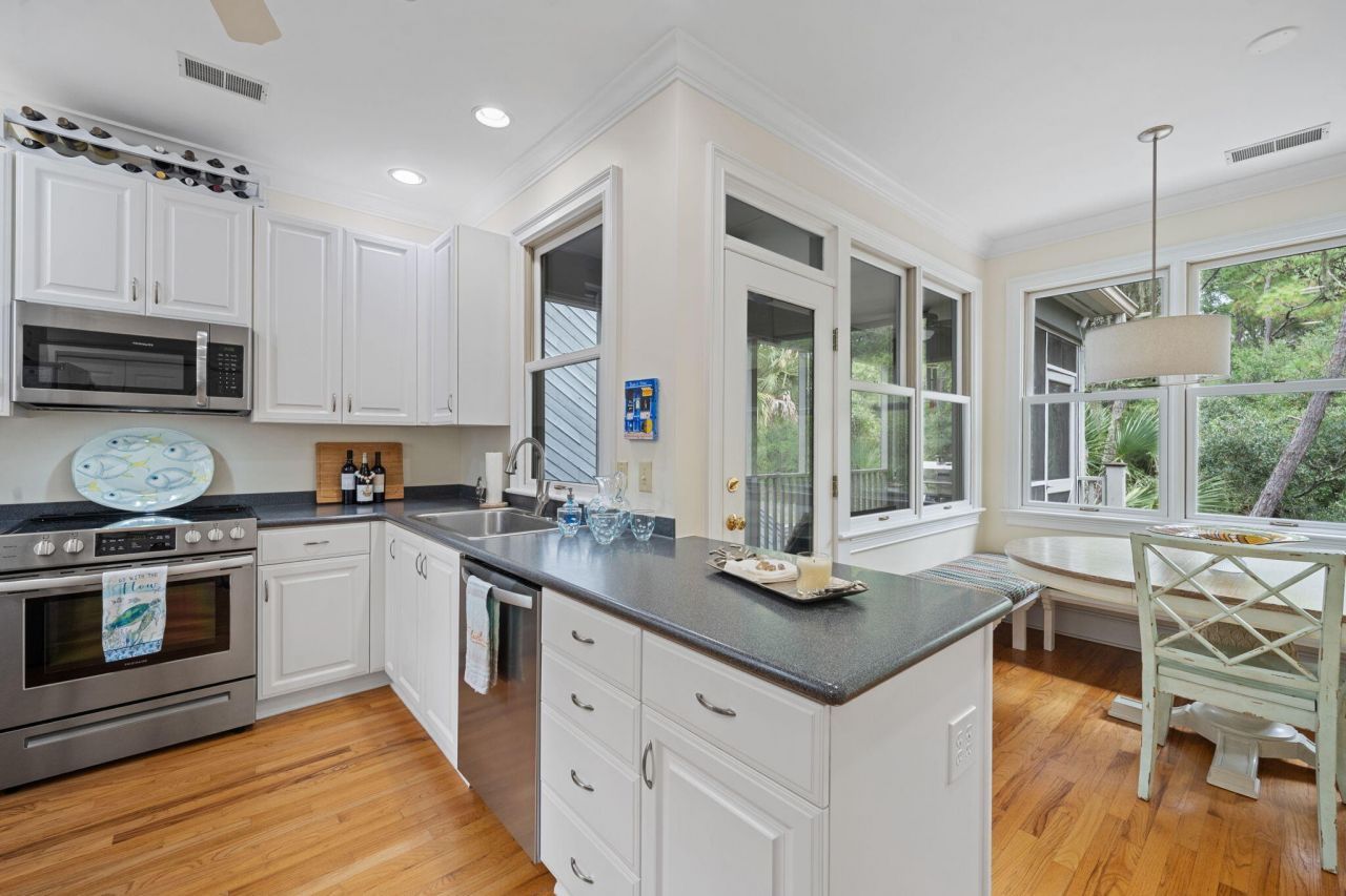 297 Saltmeadow Cove Photo 13