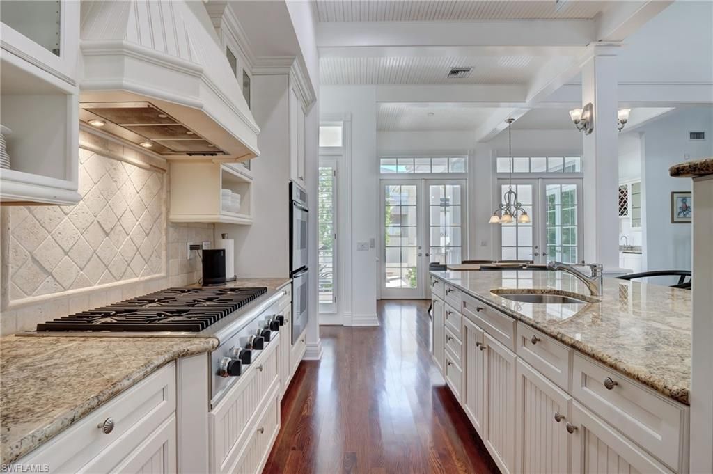 1551 Gulf Shore Blvd S, Naples, FL 34102 Photo