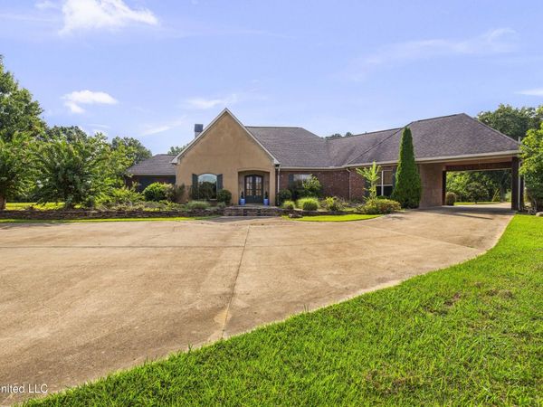 5550 Springridge Road, Raymond, MS 39154