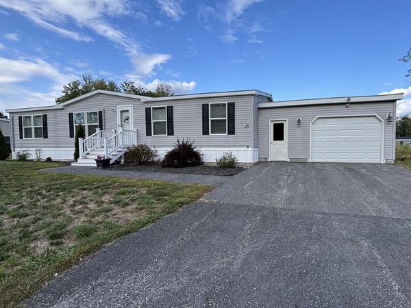 26 Stanley Drive, Lisbon, ME 04250
