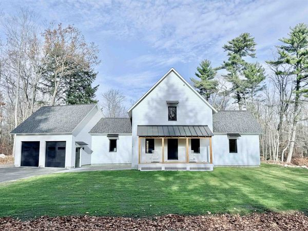 18 Woodland Grove Road, Conway, NH 03818