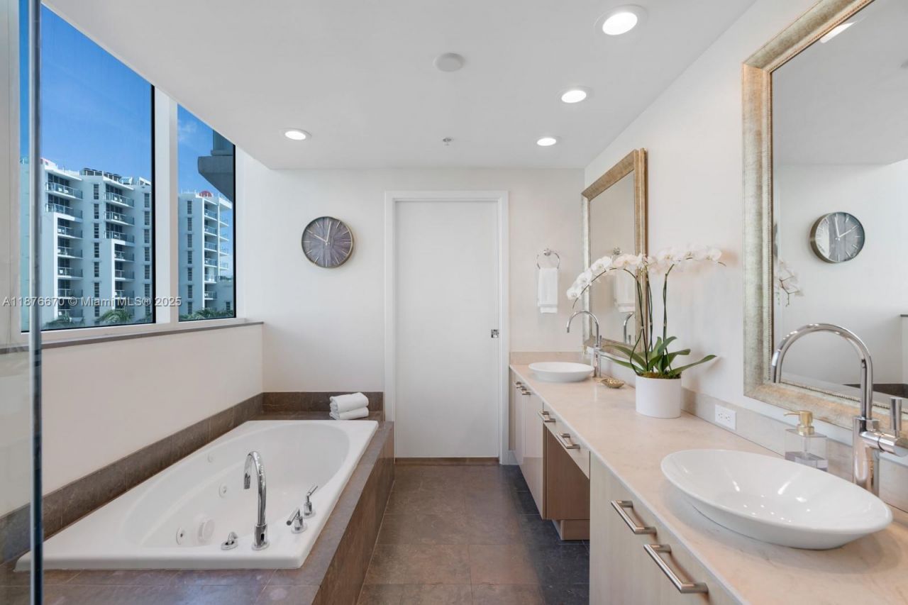 3801 Collins Ave, Unit 503, Miami Beach, FL 33140 Photo