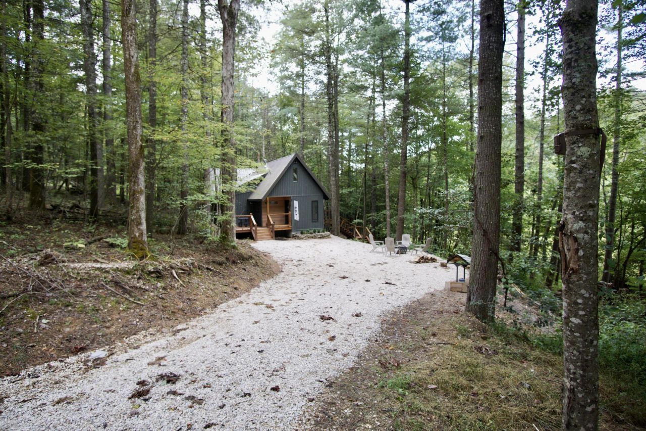 82 Firefly Lane, Campton, KY 41301