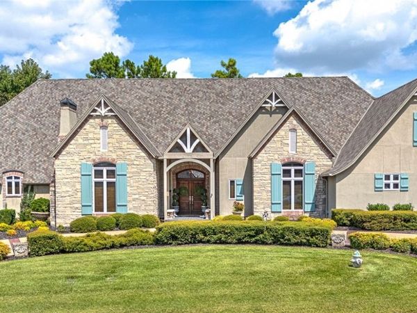 1 S Saint Andrews, Rogers, AR 72758