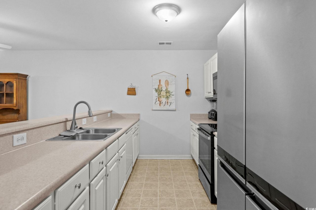 4849 Meadowsweet Dr. Photo 11