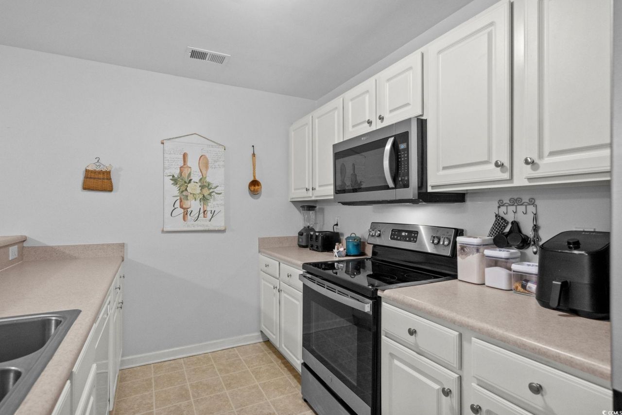 4849 Meadowsweet Dr. Photo 12