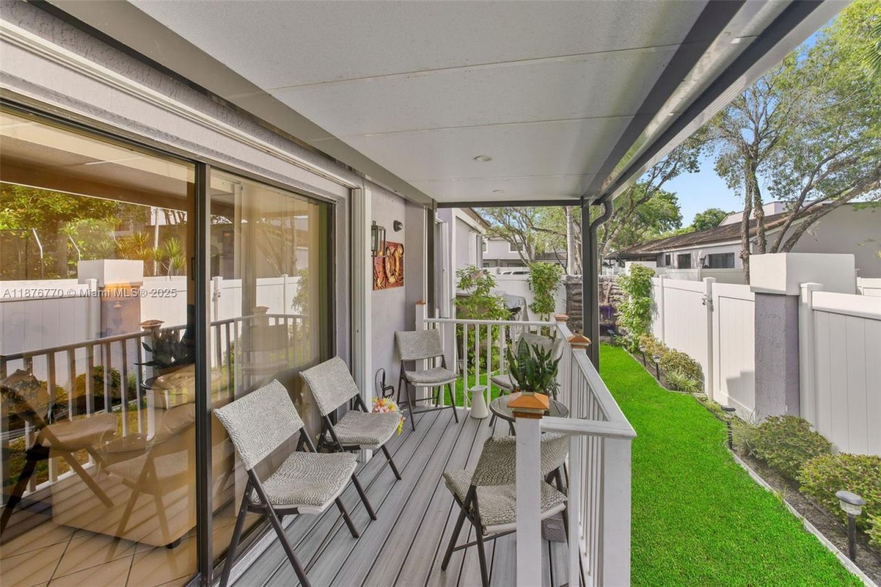 11657 NW 11th Street, Pembroke Pines, FL 33026 Photo