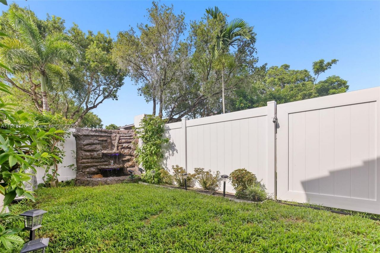 11657 NW 11th Street, Pembroke Pines, FL 33026 Photo