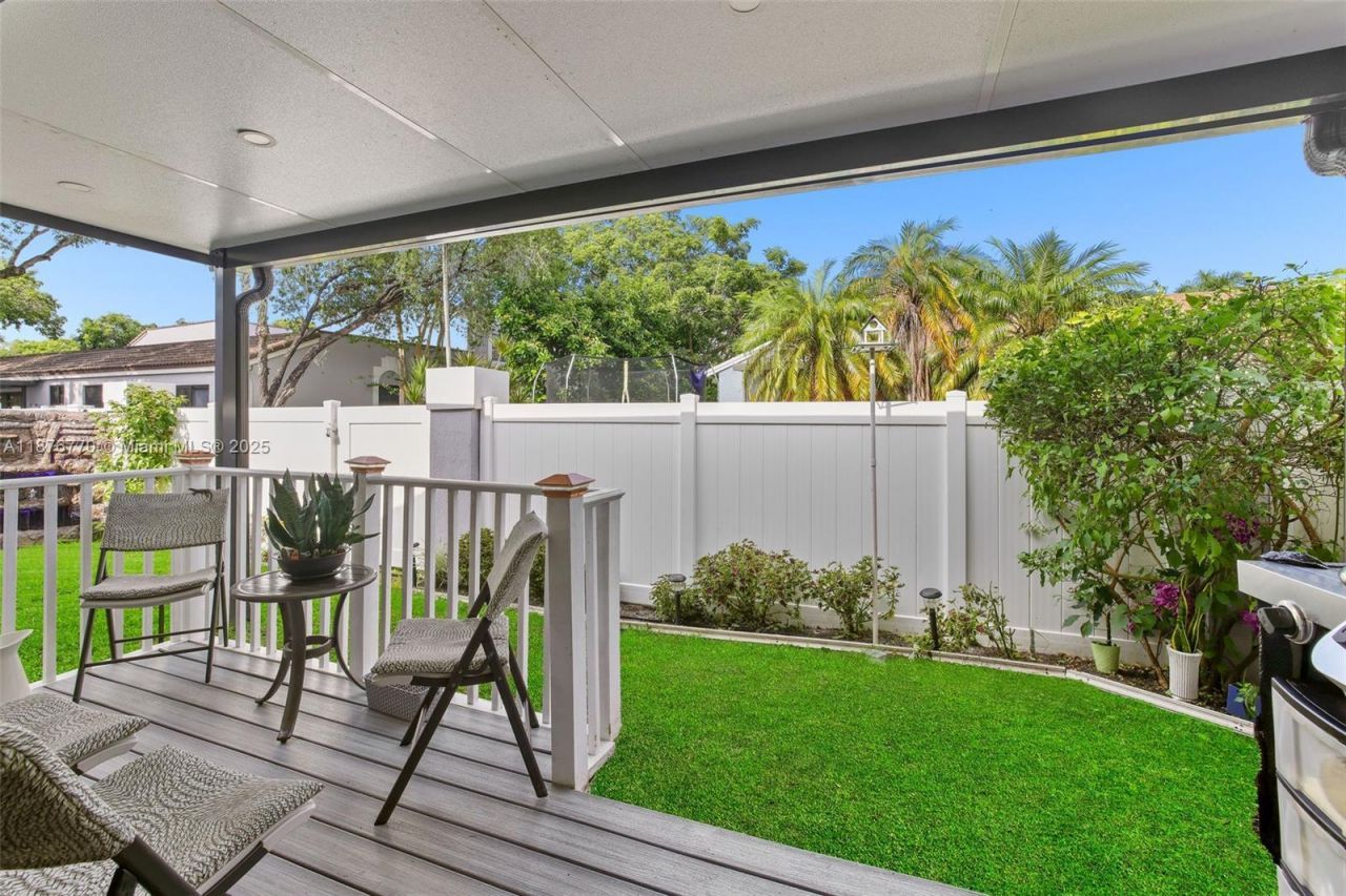 11657 NW 11th Street, Pembroke Pines, FL 33026 Photo