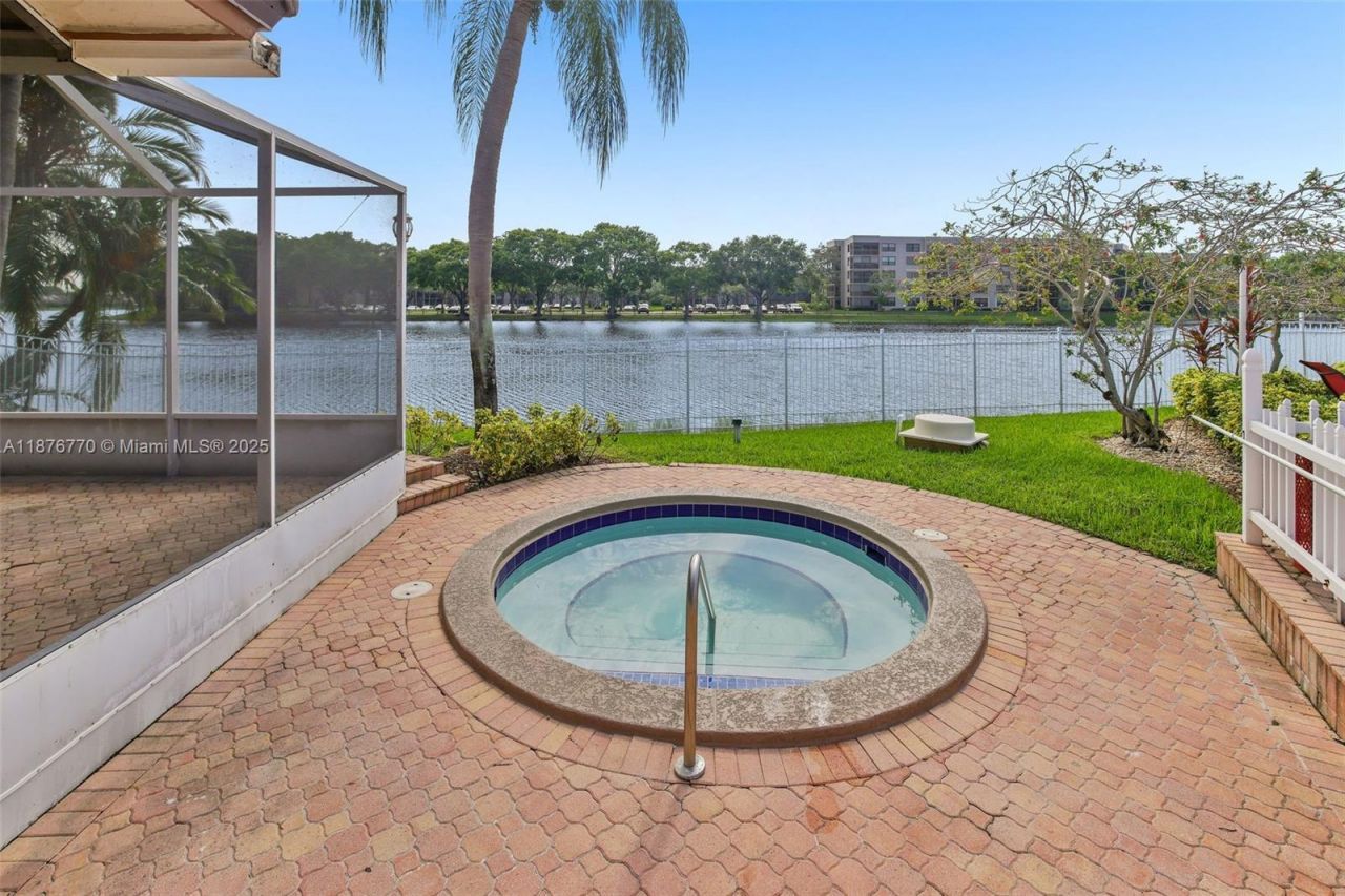 11657 NW 11th Street, Pembroke Pines, FL 33026 Photo