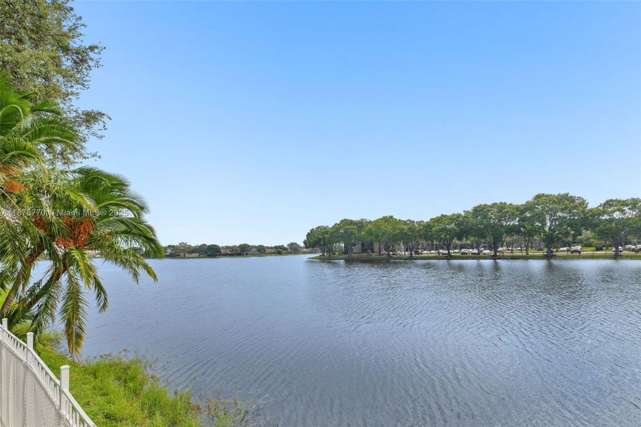 11657 NW 11th Street, Pembroke Pines, FL 33026 Photo