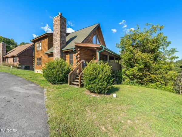 2223 Eagle Feather Drive, Sevierville, TN 37876