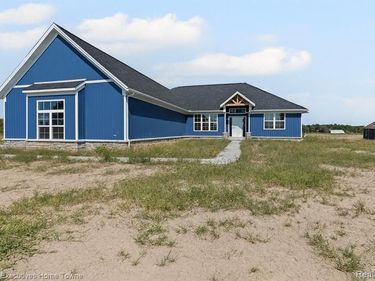 7082 SPRINGBORN Road, China Twp, MI 48054