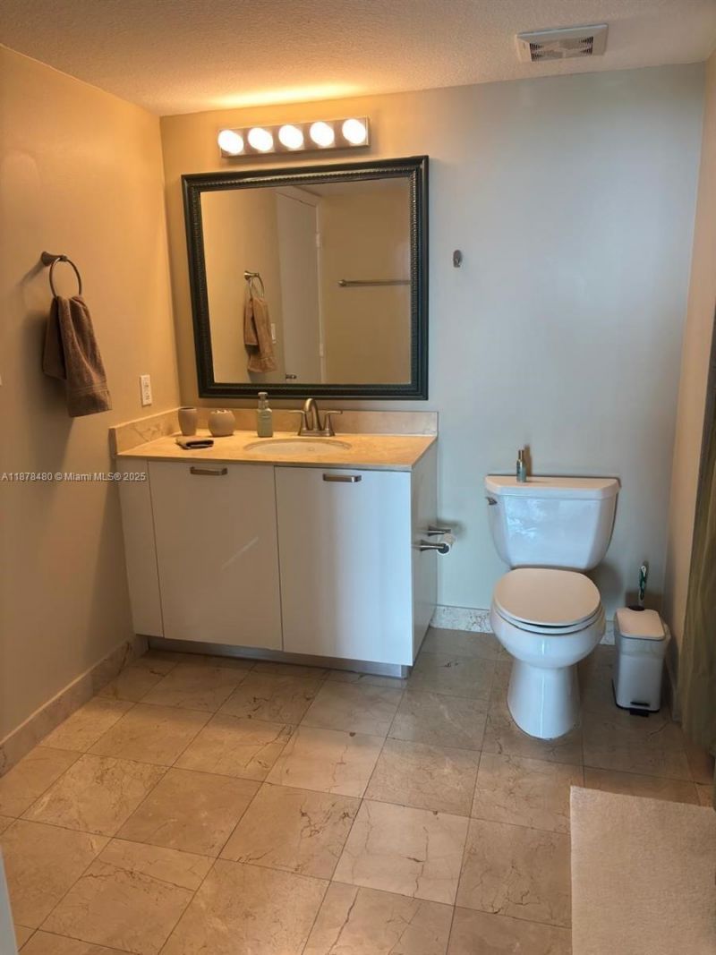 1800 N Bayshore Dr, Unit 2210, Miami, FL 33132 Photo