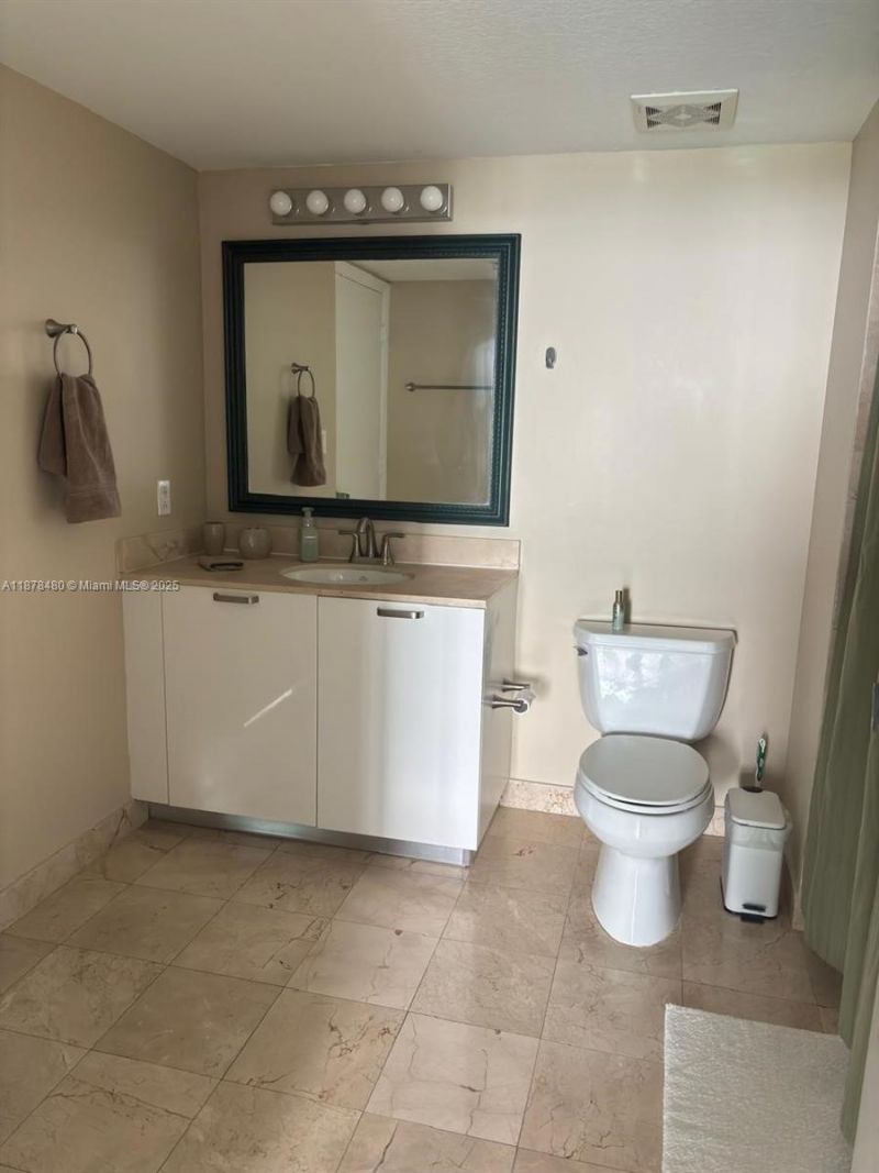 1800 N Bayshore Dr, Unit 2210, Miami, FL 33132 Photo