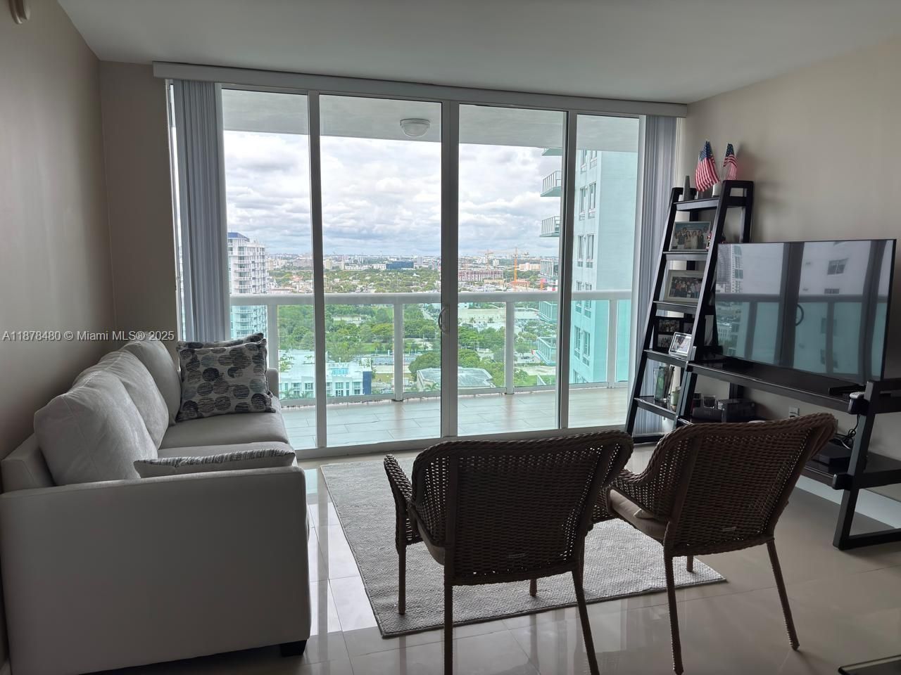 1800 N Bayshore Dr, Unit 2210, Miami, FL 33132 Photo