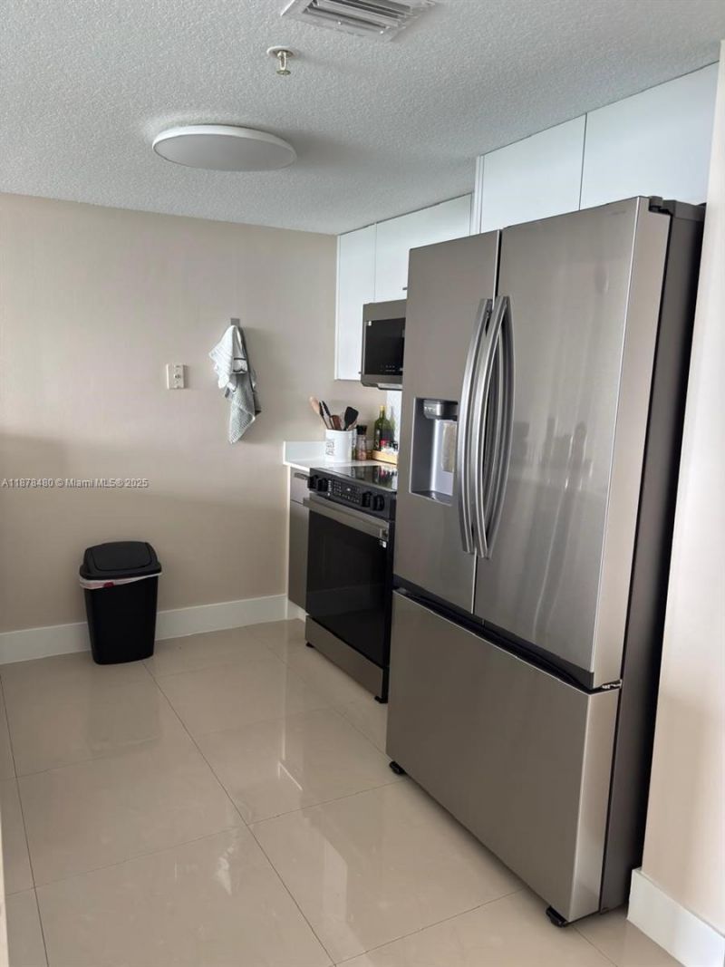 1800 N Bayshore Dr, Unit 2210, Miami, FL 33132 Photo