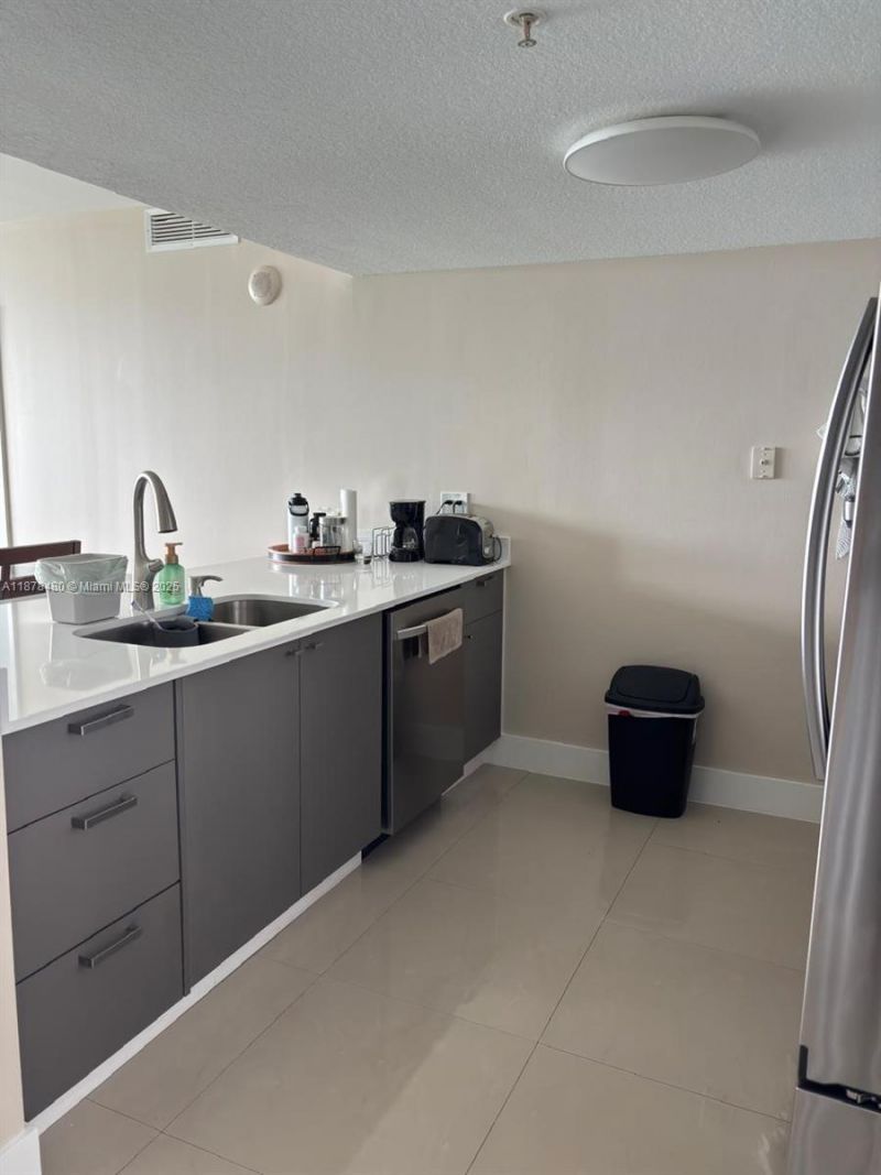 1800 N Bayshore Dr, Unit 2210, Miami, FL 33132 Photo
