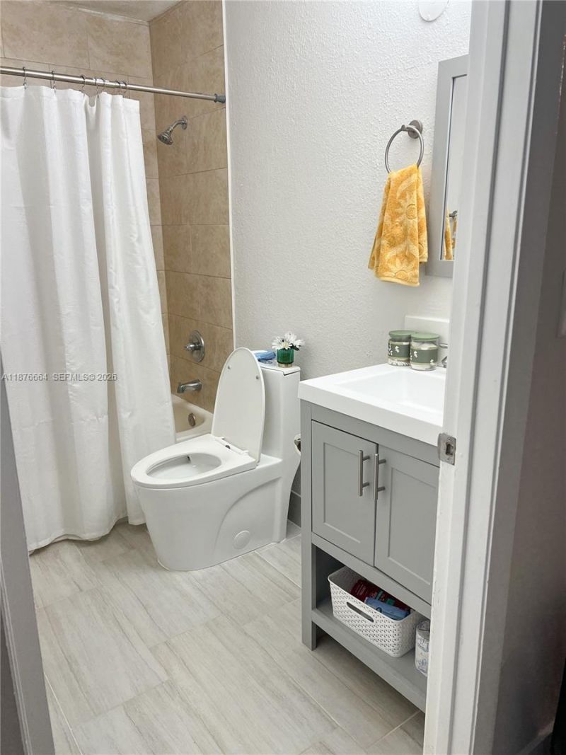 1851 NW 96th Ter, Unit 6B, Pembroke Pines, FL 33024 Photo