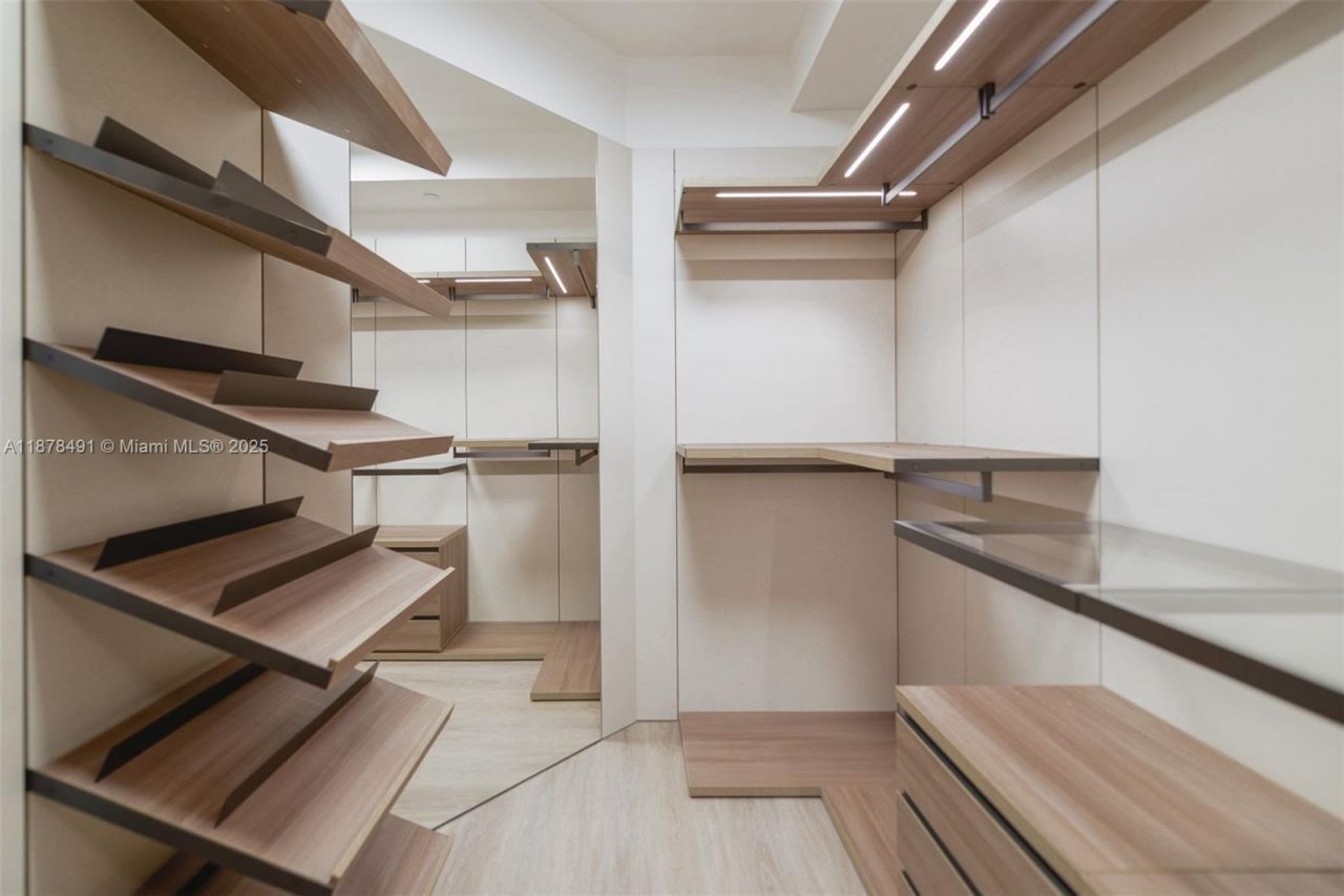 16051 Collins Ave, Unit 2102, Sunny Isles Beach, FL 33160 Photo