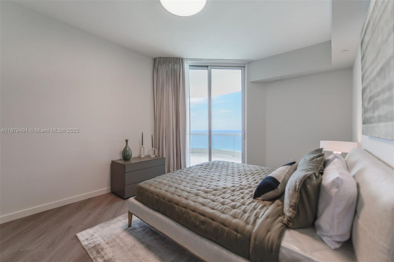 16051 Collins Ave, Unit 2102, Sunny Isles Beach, FL 33160 Photo