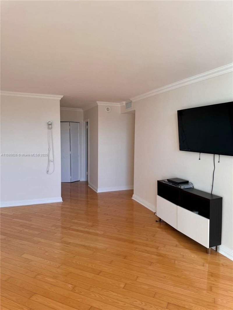 230 174th St, Unit 1602, Sunny Isles Beach, FL 33160 Photo