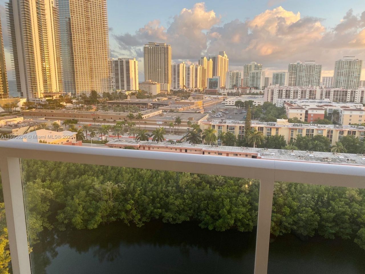 230 174th St, Unit 1602, Sunny Isles Beach, FL 33160 Photo