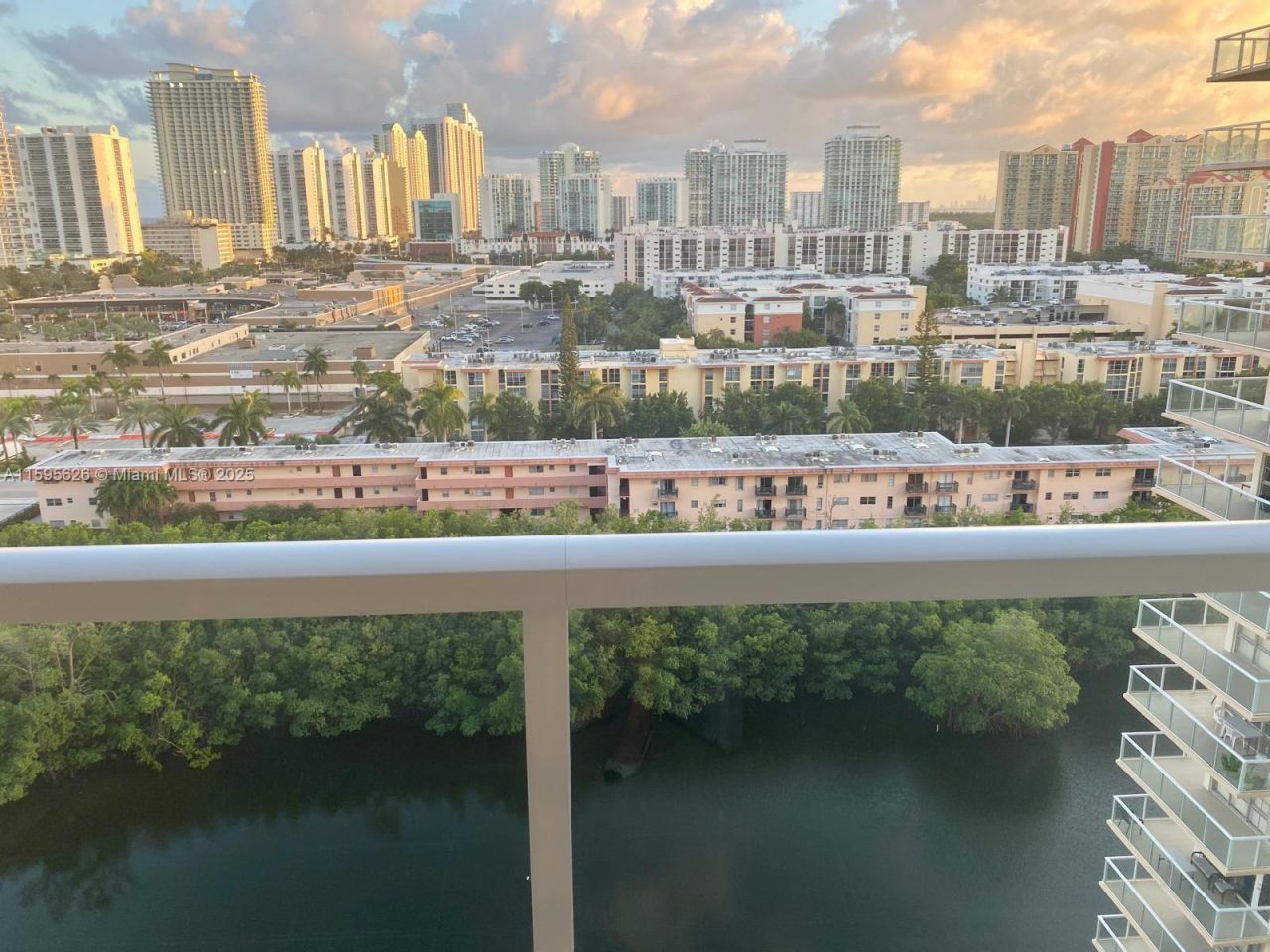 230 174th St, Unit 1602, Sunny Isles Beach, FL 33160 Photo