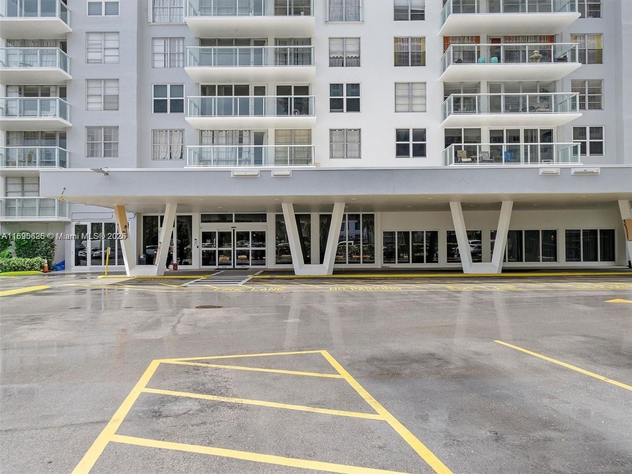 230 174th St, Unit 1602, Sunny Isles Beach, FL 33160 Photo