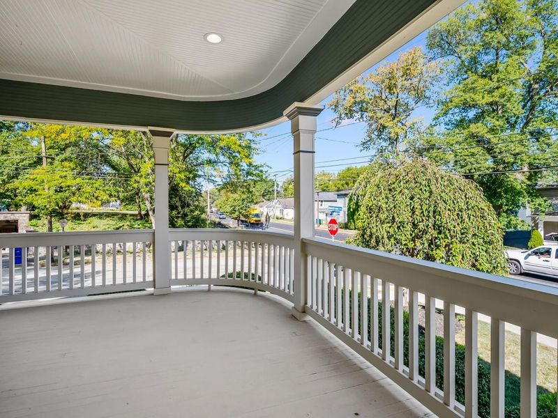297 W William Street, Delaware, OH 43015 Photo 6