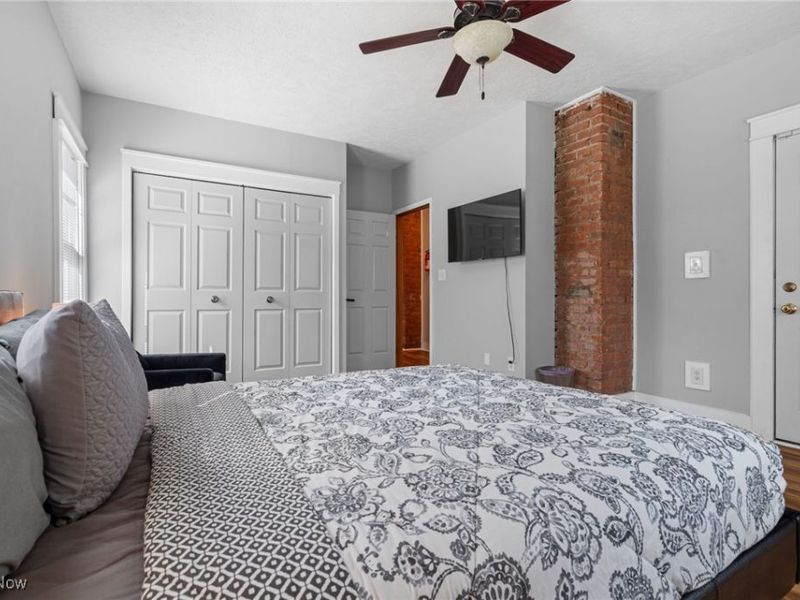 2473 W 11th Street, Cleveland, OH 44113 Photo 12