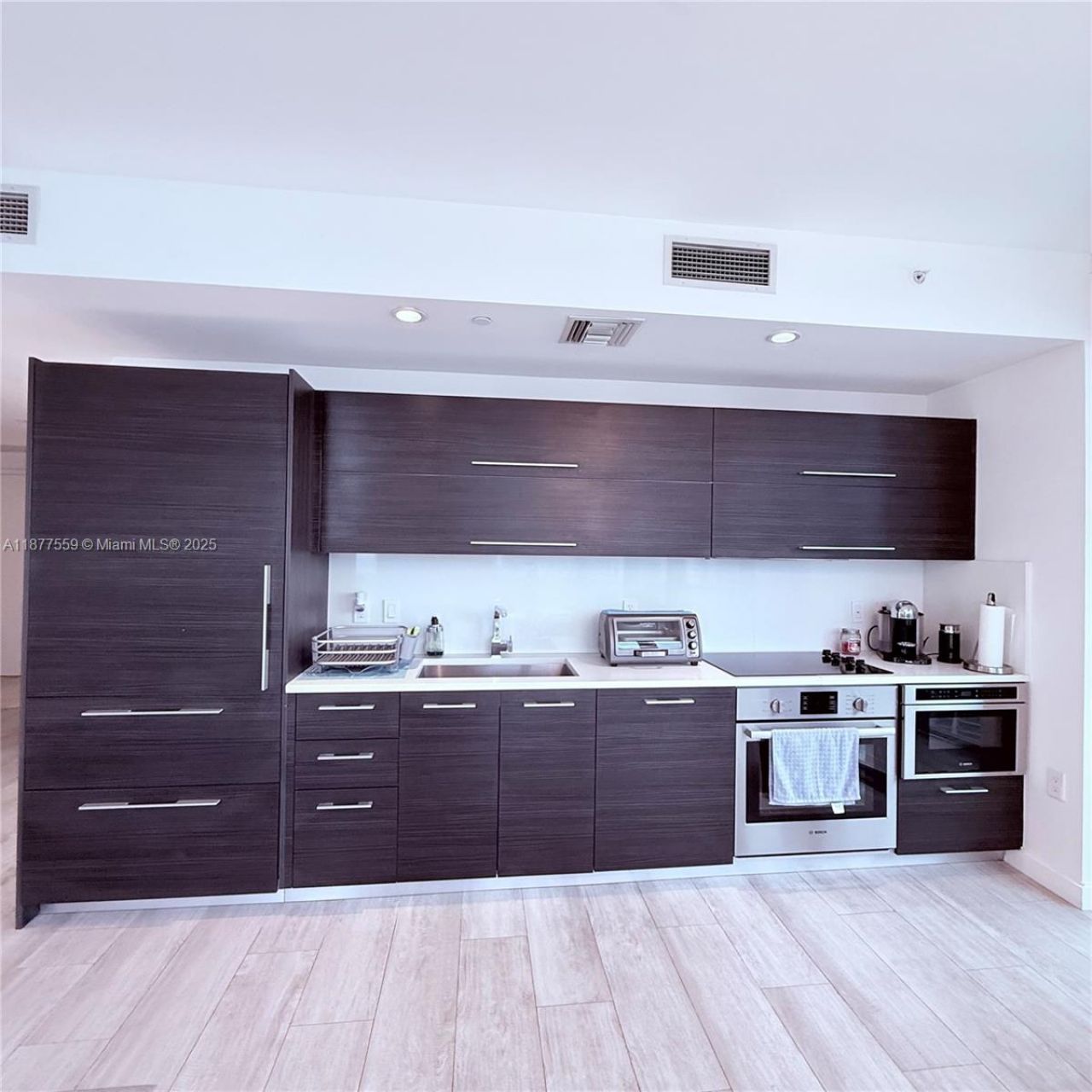 55 SW 9th St, Unit 4003, Miami, FL 33130 Photo