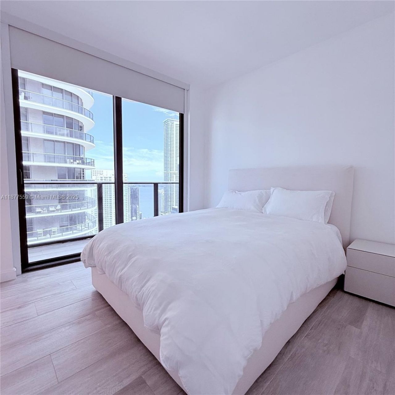 55 SW 9th St, Unit 4003, Miami, FL 33130 Photo