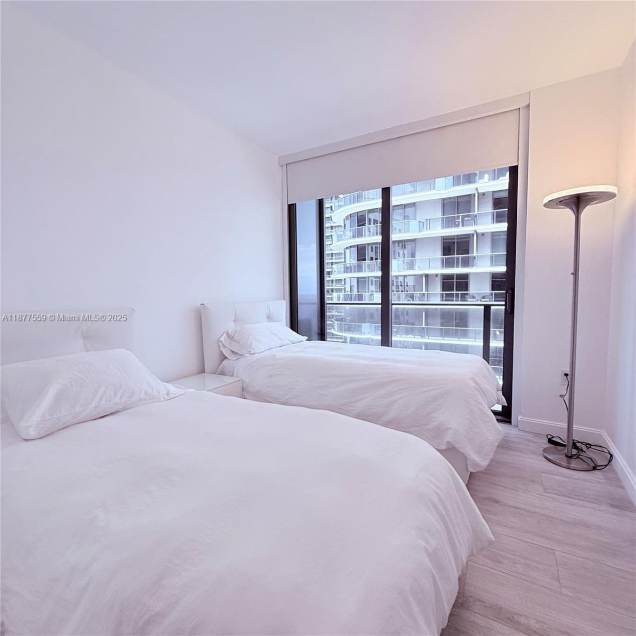 55 SW 9th St, Unit 4003, Miami, FL 33130 Photo