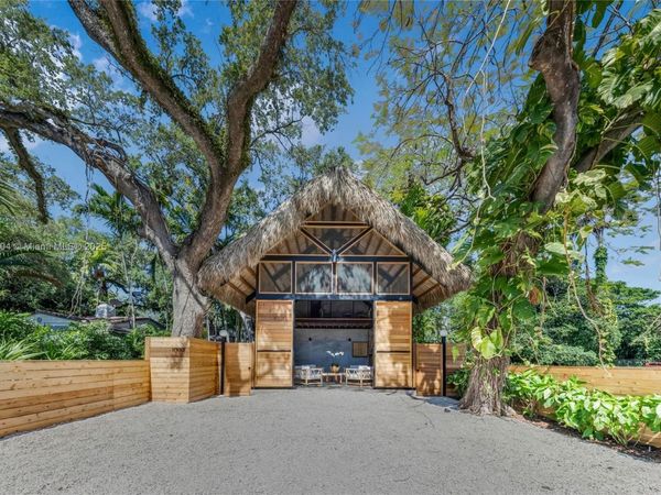 1000 NW 9th Ct, Miami, FL 33136