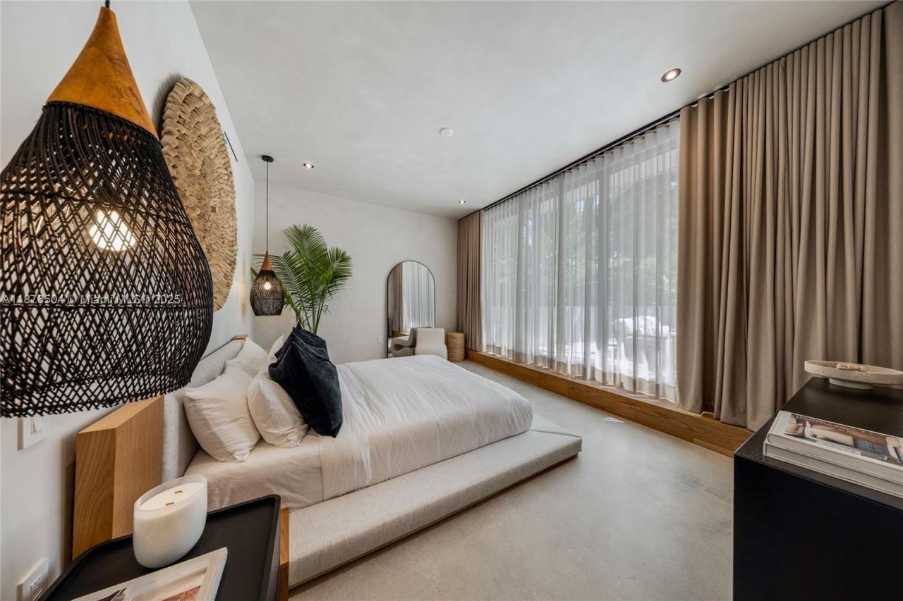 1000 NW 9th Ct, Miami, FL 33136 Photo