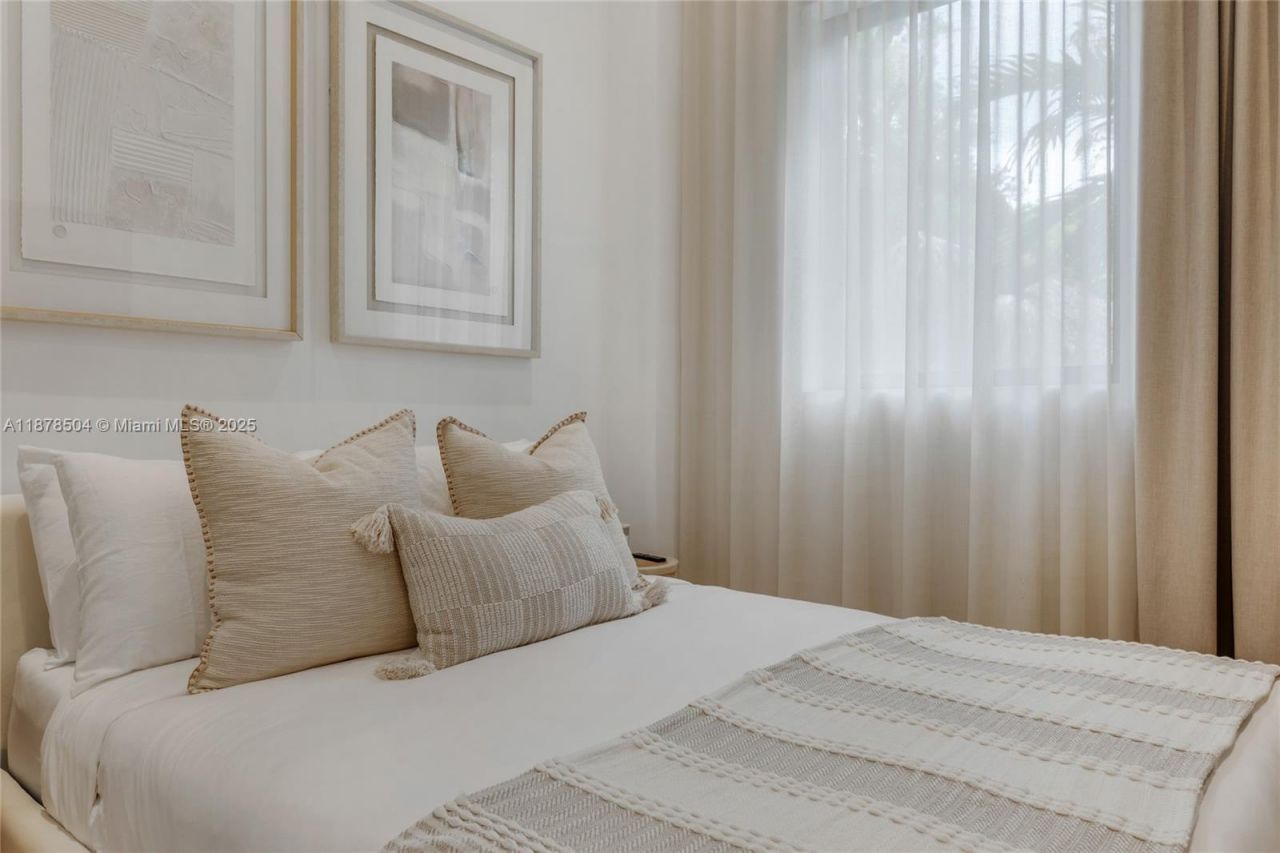 1000 NW 9th Ct, Miami, FL 33136 Photo