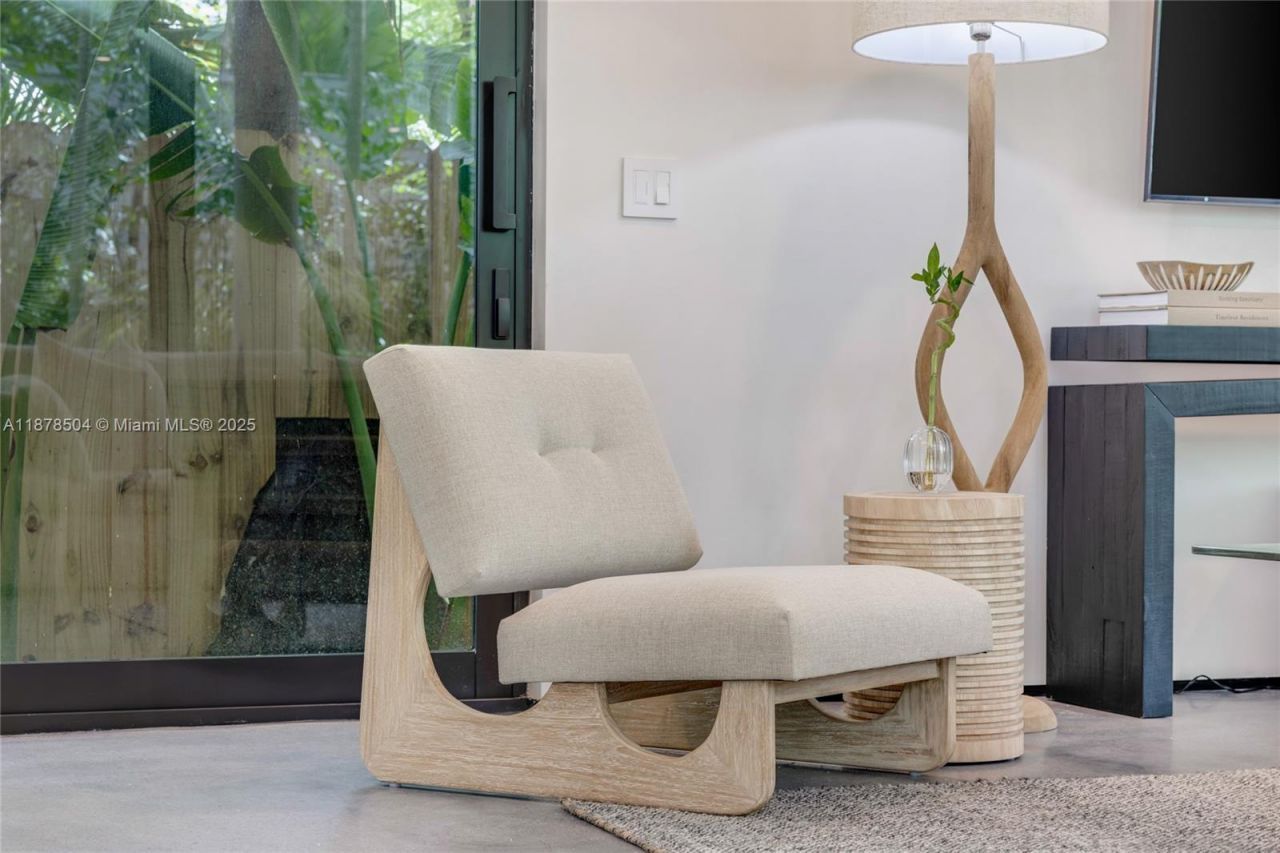 1000 NW 9th Ct, Miami, FL 33136 Photo