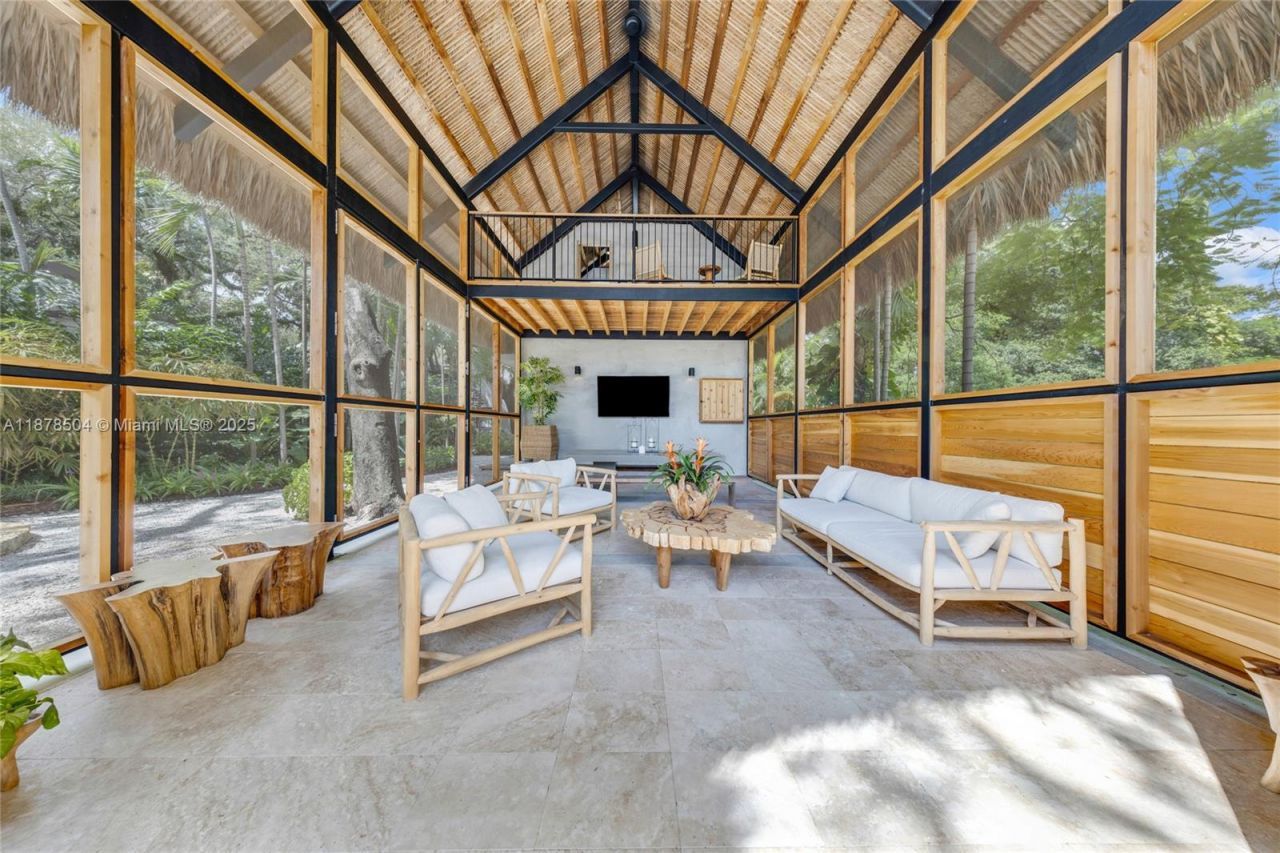 1000 NW 9th Ct, Miami, FL 33136 Photo