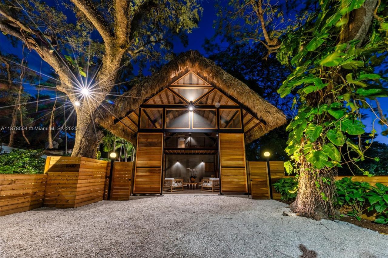 1000 NW 9th Ct, Miami, FL 33136 Photo