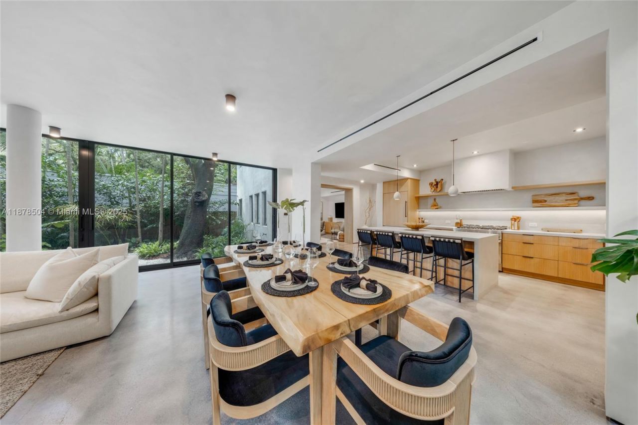 1000 NW 9th Ct, Miami, FL 33136 Photo