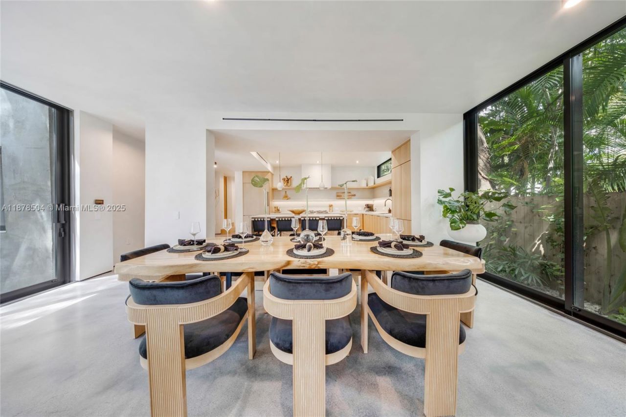 1000 NW 9th Ct, Miami, FL 33136 Photo