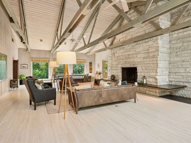 3325 W 34 1/2 Street, Minneapolis, MN 55416