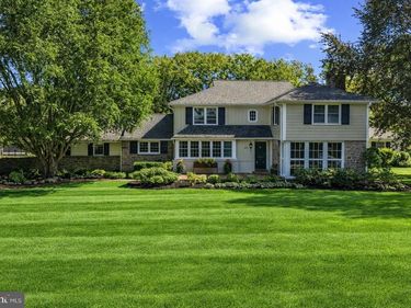 117 S 8TH STREET, MOUNT WOLF, PA 17347