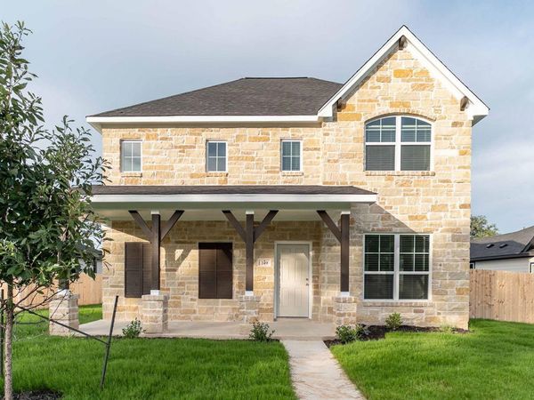 249 Villars DR, Salado, TX 76571